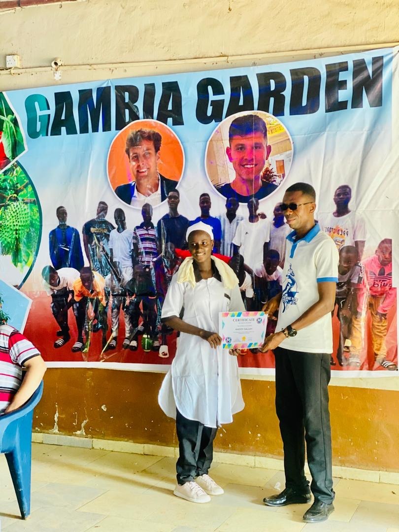 Recognizing a participant with a certificate